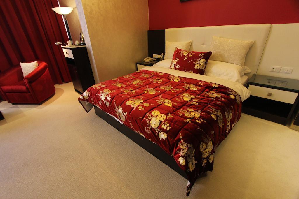 Hotel Elite & 4*